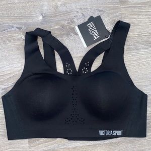 Victoria’s Secret black sports bra